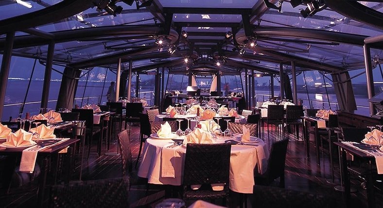 Bateaux Dubai Dinner Cruise Tour